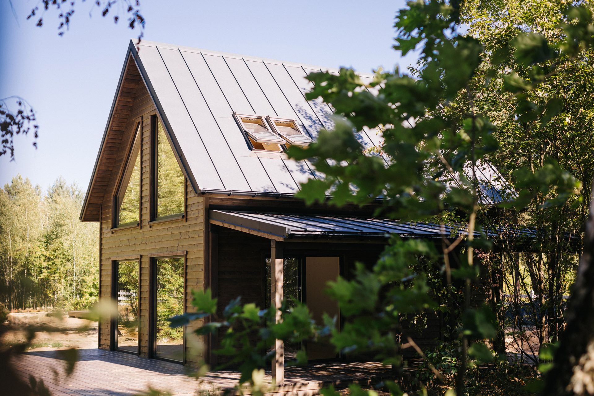 Tam, gdzie rosną Poziomki - Widok domu